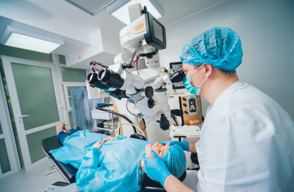 How to handle the post-surgical complications of a cataract surgery